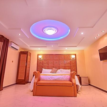Double M Exquisite Suites And Lounge Lekki Ogombo Exterior foto