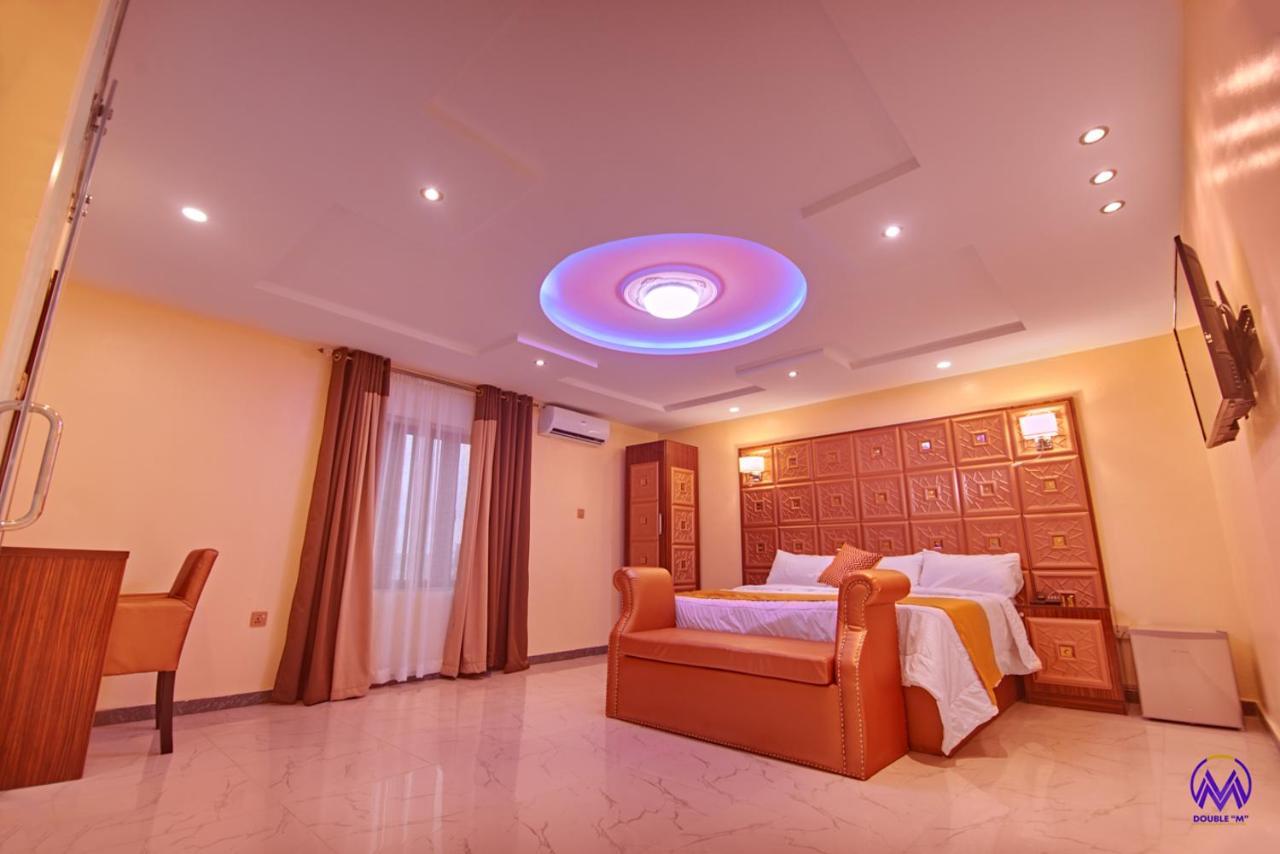 Double M Exquisite Suites And Lounge Lekki Ogombo Exterior foto